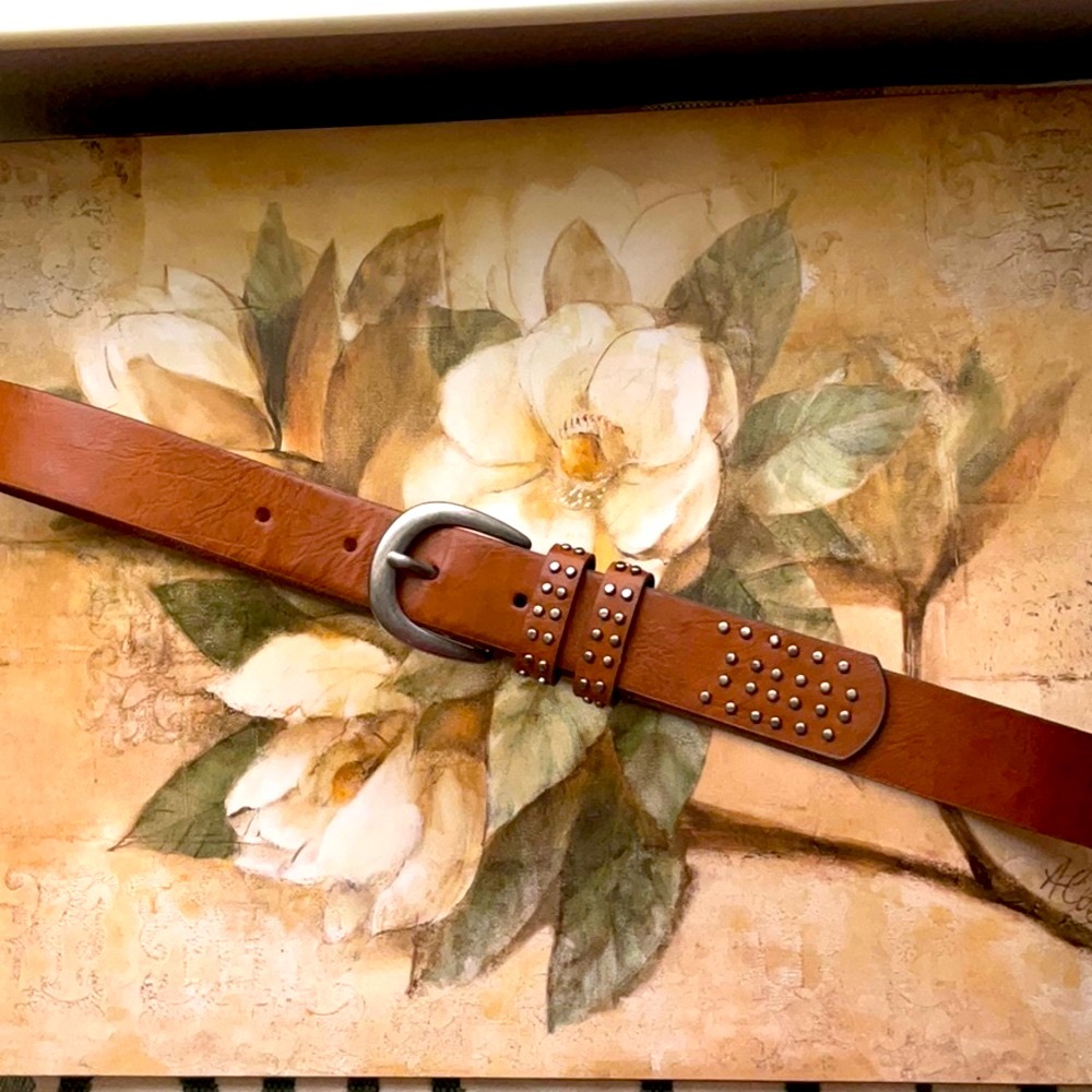Western Style Fashion Belt with Studs